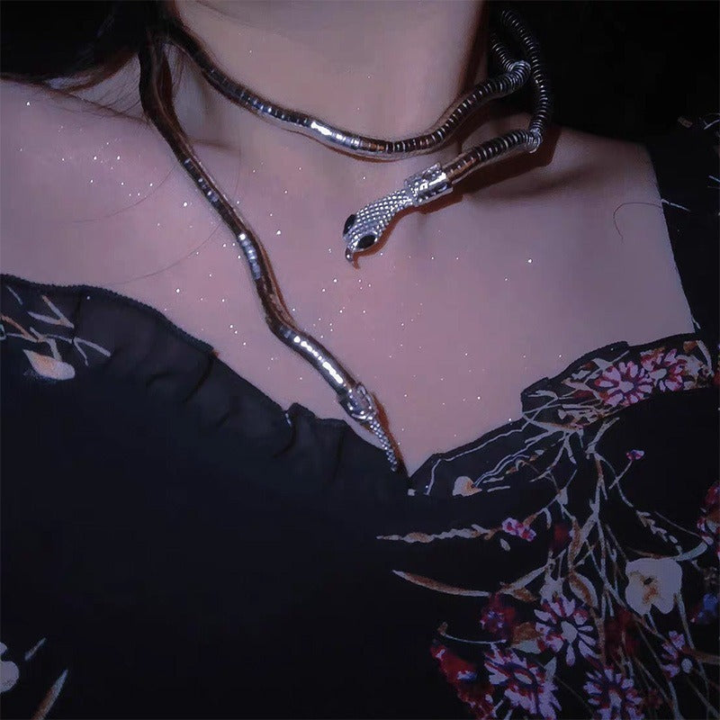Jewelry - Inter Snake chain 2023 - everything under control