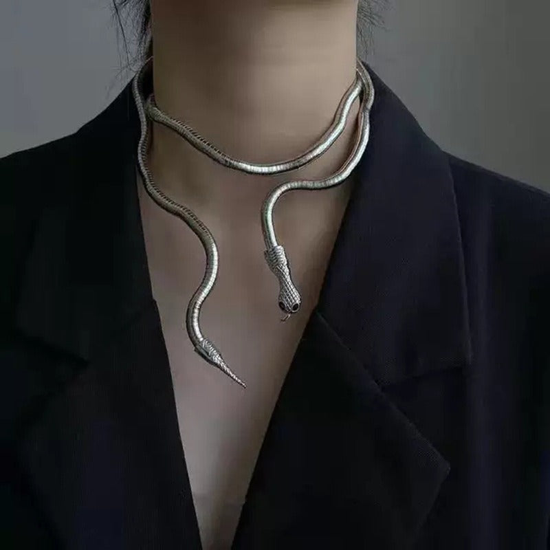 Jewelry - Inter Snake chain 2023 - everything under control